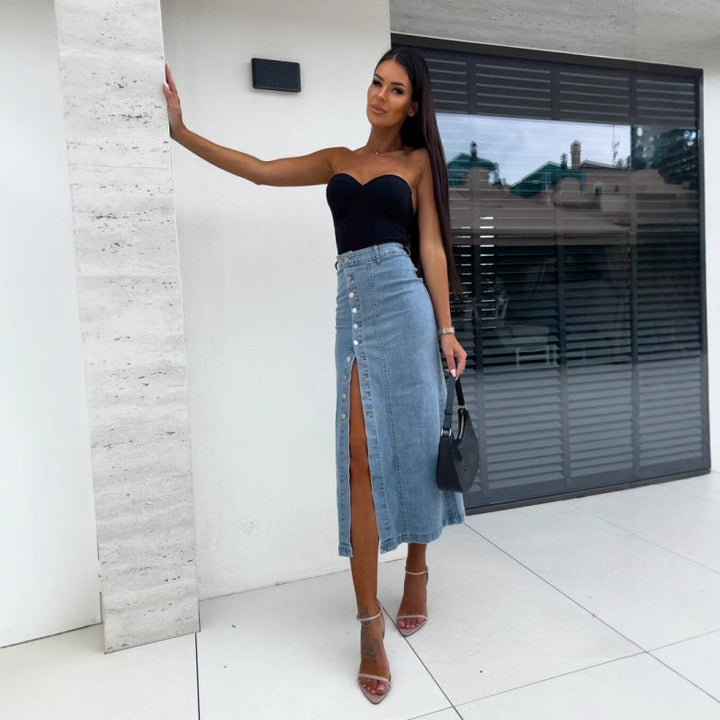 Chiara | Stylish, Figure-Hugging Denim Skirt